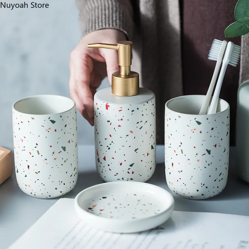 Europese badkamerdecoratieset, - Zara Home Bathroom Set recensie en prijs