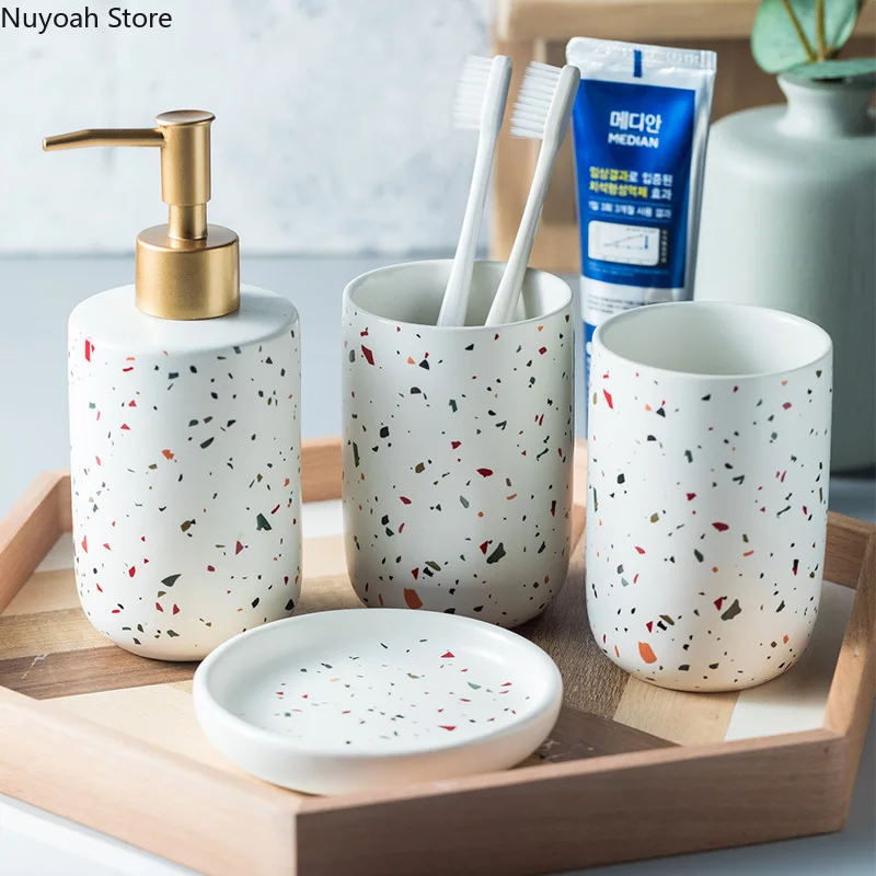 Europese badkamerdecoratieset, - Zara Home Bathroom Set recensie en prijs